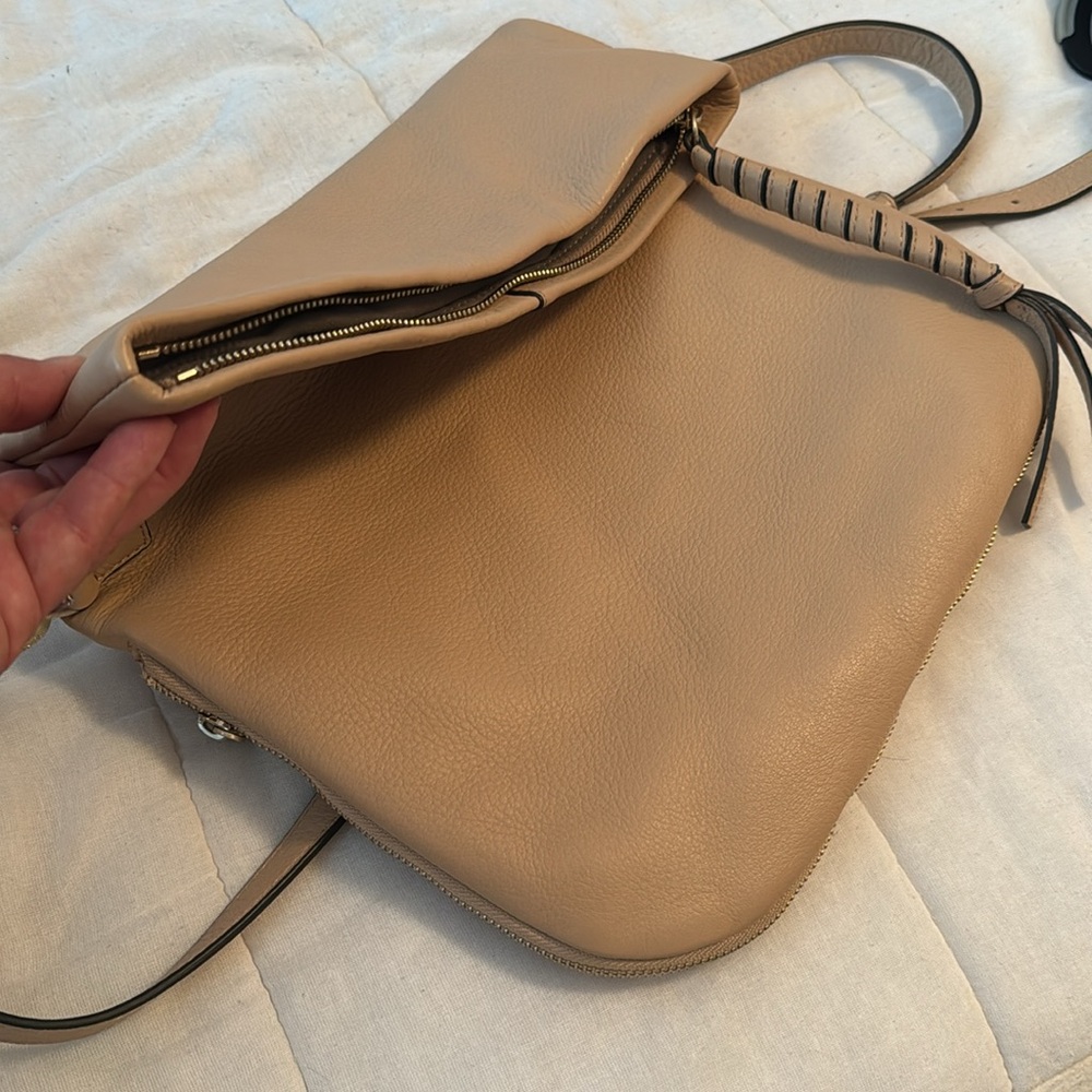 Vince Camuto purse camel colored leather - Picture 6 of 6